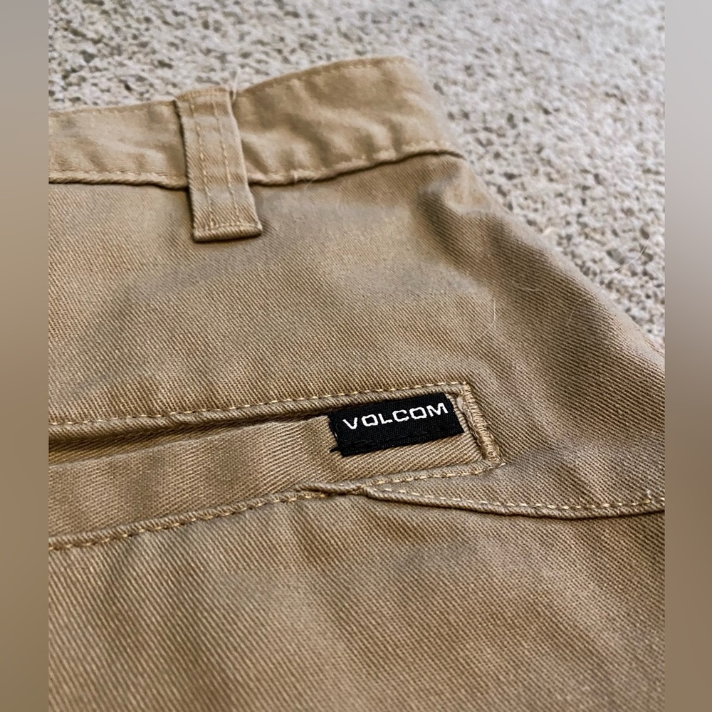 Volcom Khaki Shorts - Picture 3 of 6